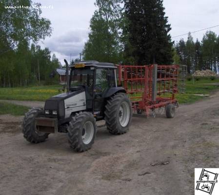 Valtra keväällä
