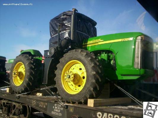 John Deere 9320
