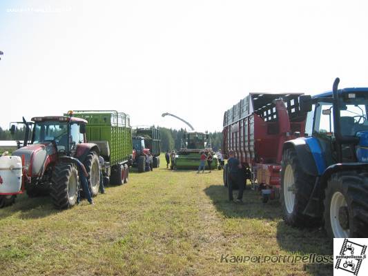 Keskon nurmikonepäivät 9.8.2007
Valtra & Claas
Massey Ferguson & Multiva
Claas Jaguar
New Holland & JF-Stoll
