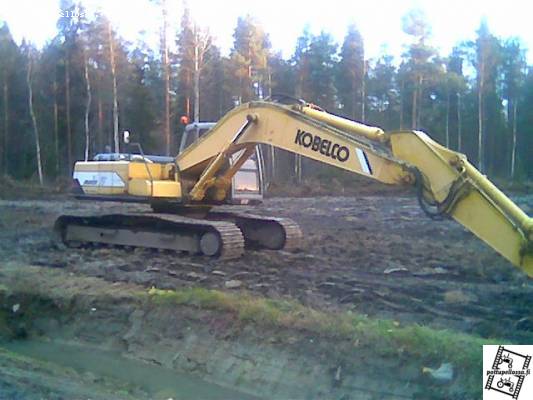 kobelco
uuventalon koppelo oli vuorostaan oulaisten puolella
Avainsanat: kobelco