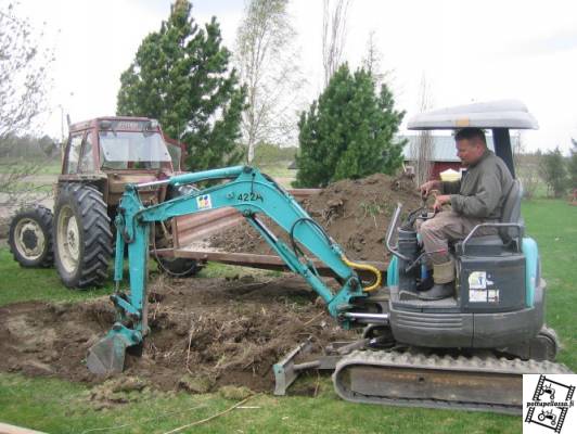 fiat 980, pehtoori 80 ja kaivuri kobelco 20sr
kodan pohjan kaivuuta
Avainsanat: kobelco