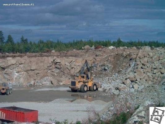 komatsu wa 700
murska asemalle vähä tavaraa...
Avainsanat: komatsu wa 700