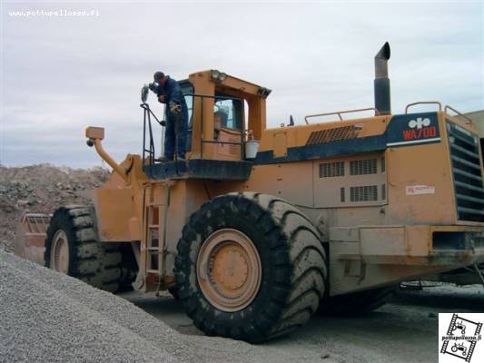 komatsu wa700
komatsu kemissä louhoksella
Avainsanat: komatsu wa 700