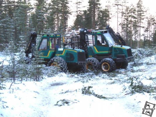 parkissa
koneet levolla
Avainsanat: logman 811h ja f