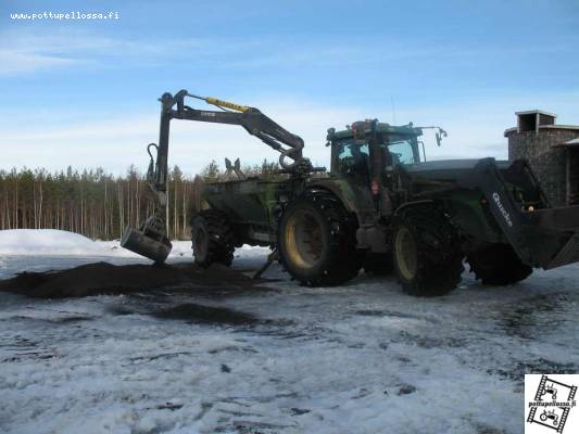 7920
vaunu täyttyy mukavasti uuella FC80 cranapilla
Avainsanat: 7920