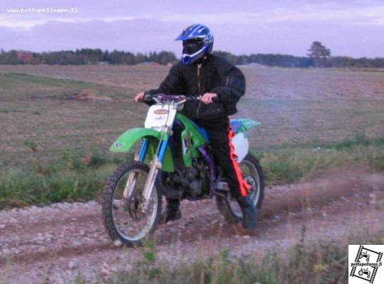 Kawasakilla päristelyä
Avainsanat: kawasaki