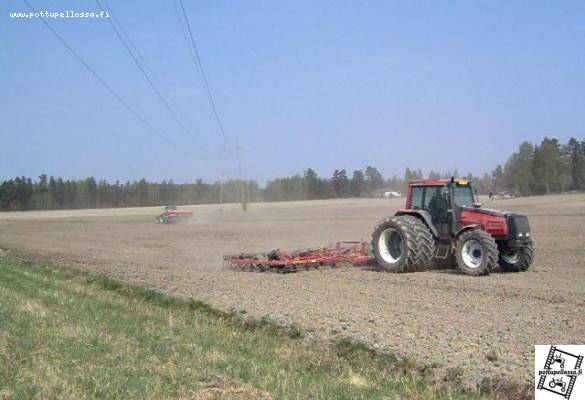 valtra valmet 8400 ja magnumi
voimaa vedossa! takan toinen 8400
