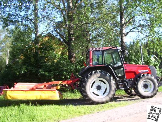 niittokalusto
valtra valmet 6550 ja elho NM 240 
Avainsanat: niittokalusto