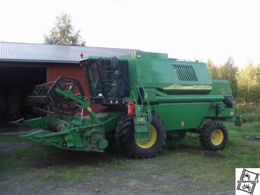 John Deere 1450 cws
jontikka lähdössä syksyn koitokseen. n.450 hehtaaria edessä.
Avainsanat: John Deere puimuri 1450 cws