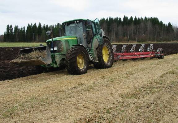 JD6620 ja Kverneland PB100 5x12-20"
Viimeiset viilut....
Avainsanat: JD6620 Kverneland hinattava