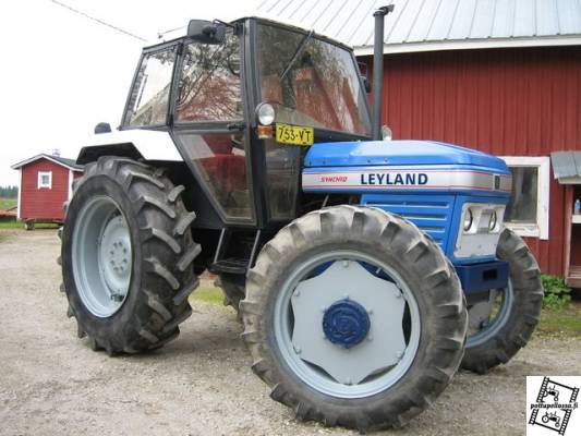 Leyland 482
Leusku sai uutta maalia pintaan... Moottori täysin kunnostettu,uusi suurempi ahdin,uusi kytkin ym.
Avainsanat: Leyland