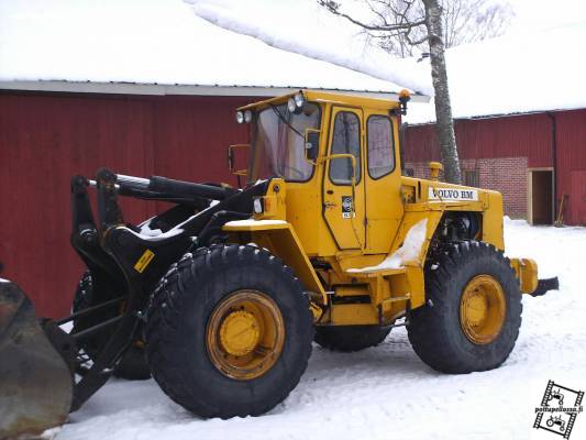 Volvo Bm LM846 -79
helmikunnossa ikäisekseen. tuntimäärä xx xxx, tällä hetkellä n. 200h ;)
Avainsanat: VOLVO BM LM846