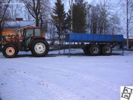 NH M100 ja kärry
Maalava takas alustan päälle.
Avainsanat: NH M100 maakärry