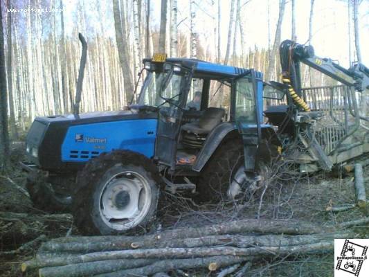 Keväinen koivikko järvenrannassa yllätti
melkeen tuli yli, sitten pakkia ja sillon putos kärri syvälle... 
