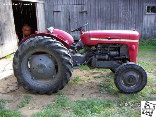 Massey Ferguson 30
tassapa hieman harvinaisempi ranskan massikka. vuosimalli -64. Perkins 4.107 koneella,hurjat 30 hp. alkuperäiskunnossa.
Avainsanat: MF30 massikka 30