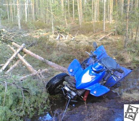 Kymco
Ei takatuupparilla pääse kun vauhdilla!!! Onnex on vinssi.
Avainsanat: Mönkijä
