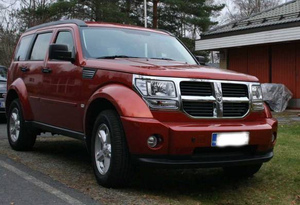 Dodge Nitro 2.8 CRD 4x4
Pihalla käväisi syksyllä tälläinen kampe. Ajaessa tuntuu ihan traktorilta ;)
Avainsanat: dodge nitro