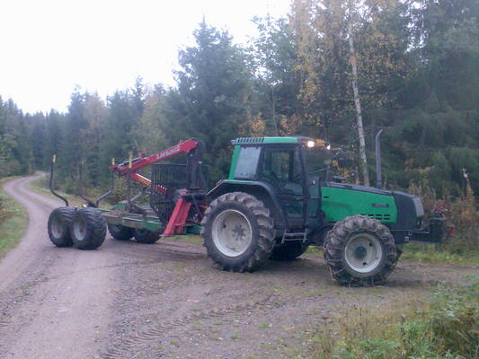 valtra 6400,patu 203t ja kronos 120 wd
Avainsanat: metsä metsäkoneet