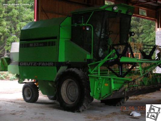 Deutz-Fahr M33.60
Tolla sitä on muutama syksy naksuteltu...
Avainsanat: Deutz-Fahr