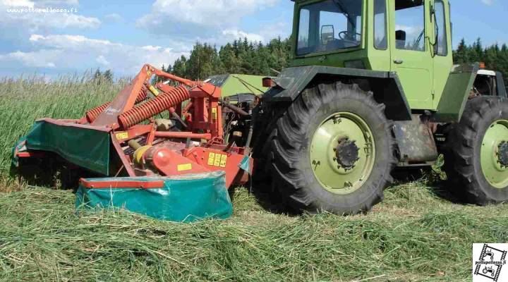 MB heinässä
ruokohelpi nurin taas
Avainsanat: MB TRAC 1500 taarup 328F