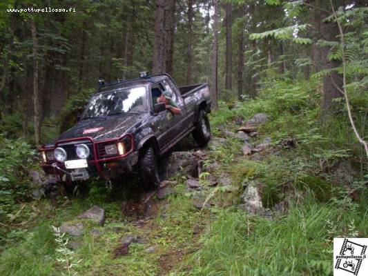 padasjoki safarilta
tääkin kuva on 3auton safarilta, ninku sorakuoppa kuvakin. onneks tuli laskettua ilmanpaineet 1kiloon, muuten ois voinnu tulla kallioo aikas vauhilla alas.
Avainsanat: mitsu l200 offi off road