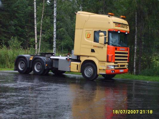 V Silvastin Scania 164
V Silvasti Oy:n Scania 164 rekkaveturi.
Avainsanat: Silvasti Scania 164 Hirvaskangas ABC