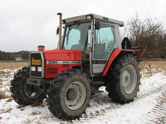 MF 3060
risujen ajoa juontokouralla
Avainsanat: Massey-Ferguson 3060 juontokoura traktori