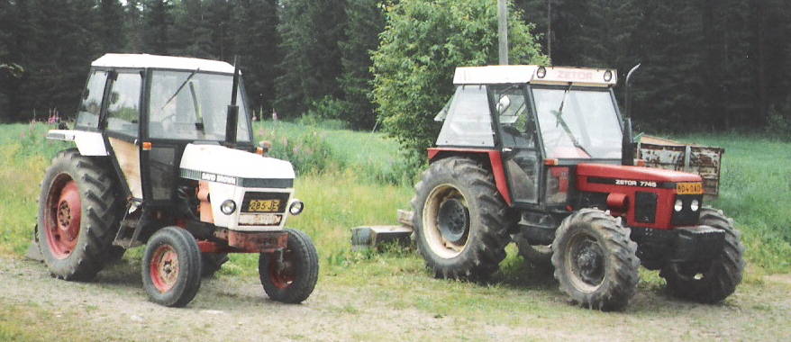 David Brown 1290 ja Zetor 7745
voemakonneet!!
Avainsanat: david taavetti 1290 zetor zetka 7745