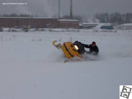 ski doo 670 rave ja meitsi
nyt lapsettaa
