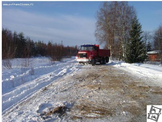 SR 300, lipesi...
parin tunnin ähellyksen jälkeen tiellä jälleen ja ajo jatkuu.
