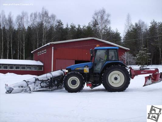 NH 155+am tehox2
CaseFordFiatilla tulossa polanteen poistosta. pitkän makunen paketti..
Avainsanat: 155 amteho