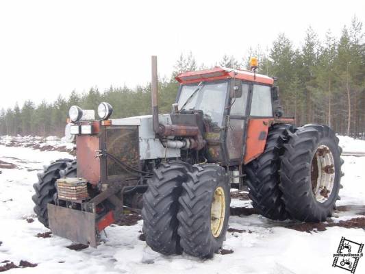 Zetor 12045 mallia rento
Sama zetor toisesta kuvakulmasta.
