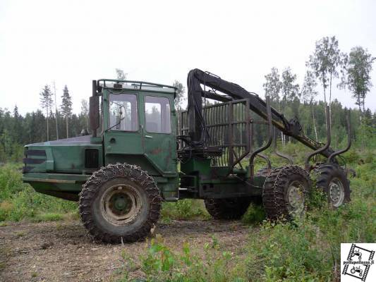 valmet 361D
maalipinta ei ole kyllä kovinkaan hieno.  :)
Avainsanat: vallu