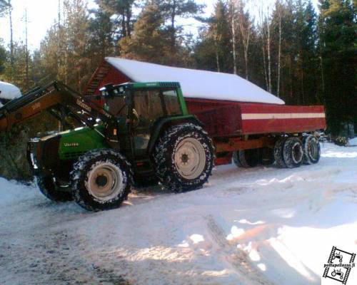 6350ht+maakärry
vähän nihkeesti meni hangessa ilman ketjuja toi yhdistelmä. :) 
Avainsanat: 6350