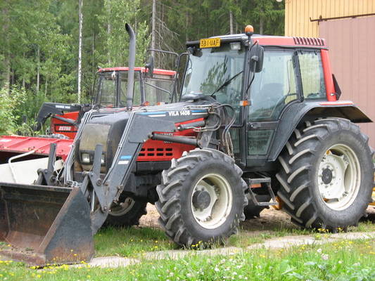 Valtra 6400
taloon tuli viime kesänä uusi kone
Avainsanat: Valtra 6400