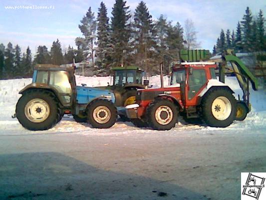 hakkuri porukan koneet oli alakanu viikonlopun viettoon...
valtra 8550, fiat winneri f140 ja joku jonny hakkurin kaa
Avainsanat: valtra 8550 fiat winneri f140