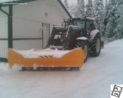 valtra N 141 ja rote
siinä olis aurauskalustoa just auraamasta tulossa 
Avainsanat: valtra rote