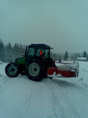 Valtra 700+runni
Auraamassa tietä pellolle
Avainsanat: valtra 700 runni