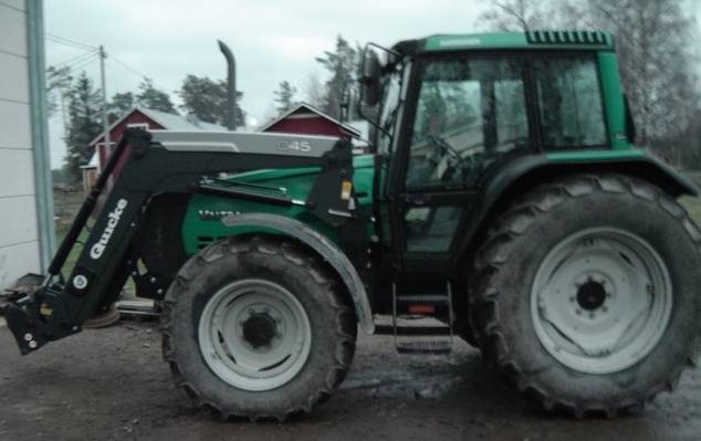 Valtra 6400 + Quicke 45
laitettiin valumölttiin uusi kuormaaja
Avainsanat: valtra Quicke