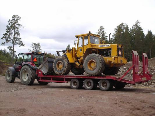 T170+JPM+Volvo BM LM846
Wanhus lähössä remonttiin.
Avainsanat: t170 jpm volvo