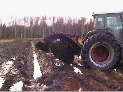 fendt-936
fendt 818 vario ja ojajyrsi
