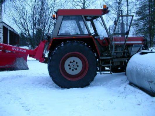 Pakko pitää ruokatauko koneellekkin pitkän päivän jälkeen.
