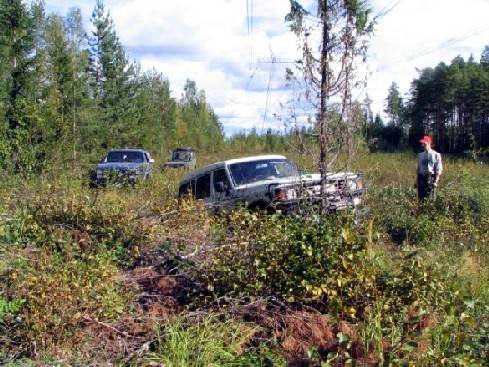 Toyota HJ60 Turbo...
Sama oja ku toisessa kuvassa...nyt vaa keula jo toisella puolella...
Avainsanat: toyota