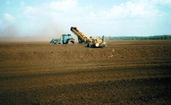 Odetellaan porukkaa..
Turbotettu 8200 about 170hv ja Megahihna.. kesä-97..??
Avainsanat: Jokke2