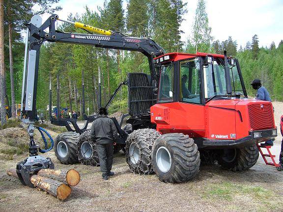 Valmet 830
Silvasta otettu kuva
Avainsanat: valmet 830