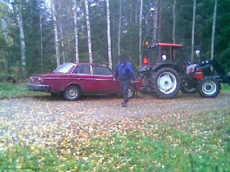 Valmet 455+volvo
volvo menossa puristimeen.
Avainsanat: volvo valmet